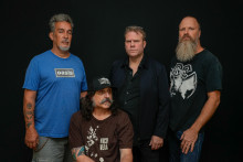 Foto: Bob Julia photo