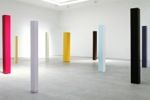 Foto: Anne Truitt, Sculpture 1962–2004, 2010, Installationsansicht Matthew Marks Gallery, New York © annetruitt.org / Bridgeman Images / Courtesy Matthew Marks Gallery