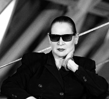 Foto: Portrait Katharina Sieverding, 2020, Foto: © Klaus Mettig, VG Bild-Kunst